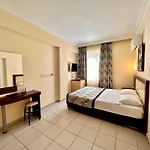 Blue Wave Suite Hotel
