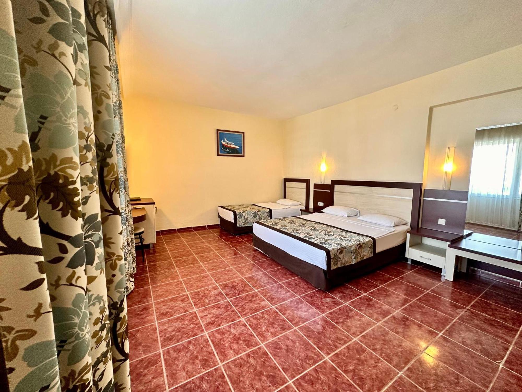 Hotel Blue Wave 4*